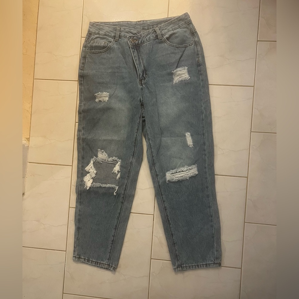 SHEIN Women’s Ripped Distressed Blue Denim Mom Jeans